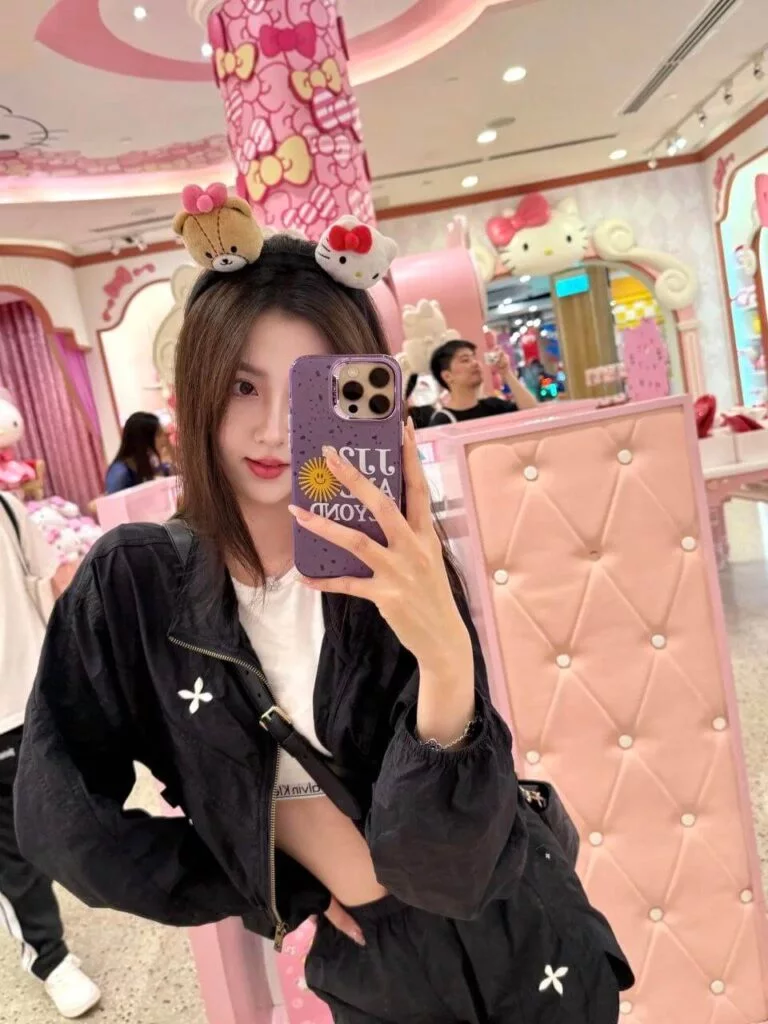 Enny professional massage profile in Singapore — is it ok to request a female massage therapist guide